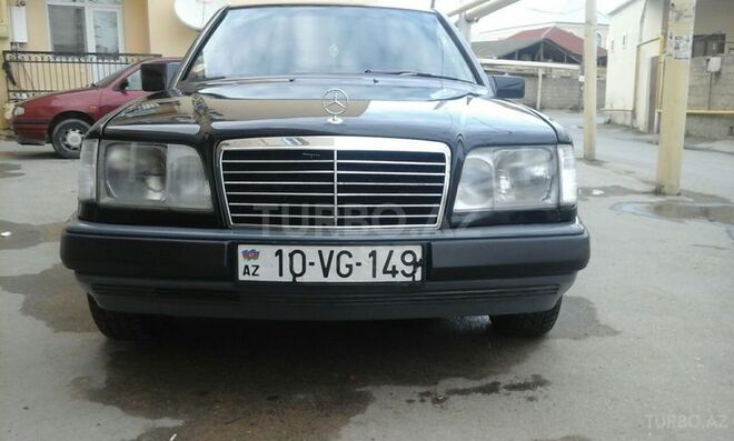 Mercedes E 200 1986, 280,000 km - 2.0 l - Bakı