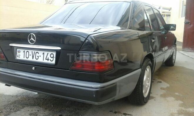 Mercedes E 200 1986, 280,000 km - 2.0 l - Bakı