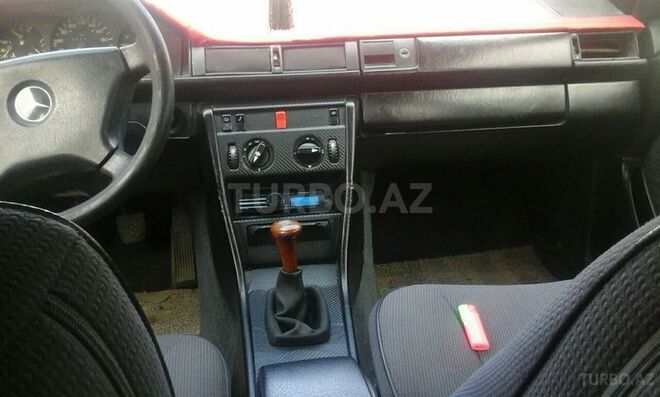 Mercedes E 200 1986, 280,000 km - 2.0 l - Bakı