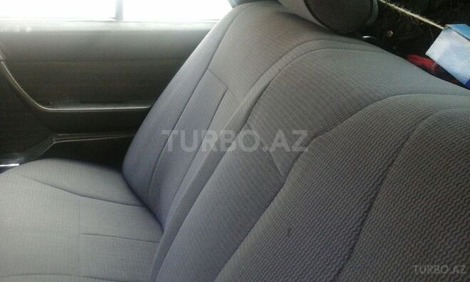 Mercedes E 200 1986, 280,000 km - 2.0 l - Bakı