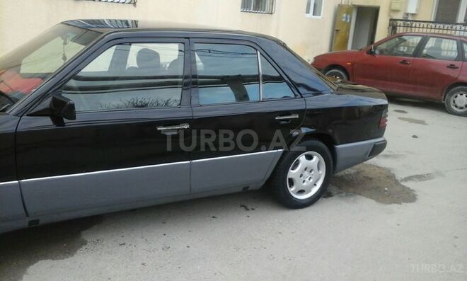 Mercedes E 200 1986, 280,000 km - 2.0 l - Bakı