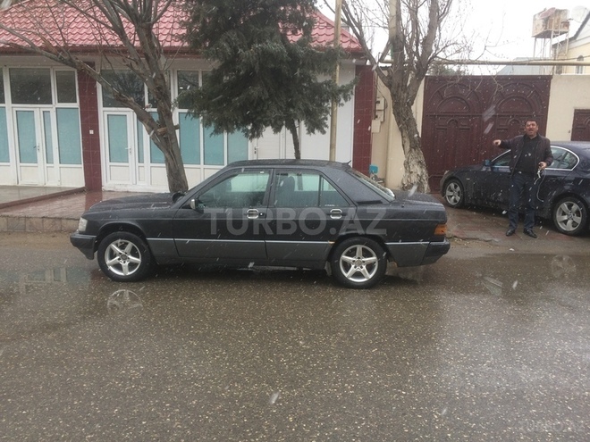Mercedes 190 1992, 270,000 km - 1.8 l - Bakı