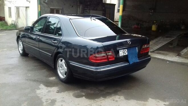 Mercedes E 220 1999, 306,000 km - 2.2 l - Gəncə