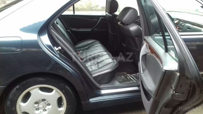 Mercedes E 220 1999, 306,000 km - 2.2 l - Gəncə