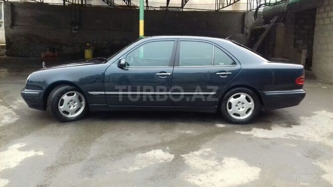 Mercedes E 220 1999, 306,000 km - 2.2 l - Gəncə