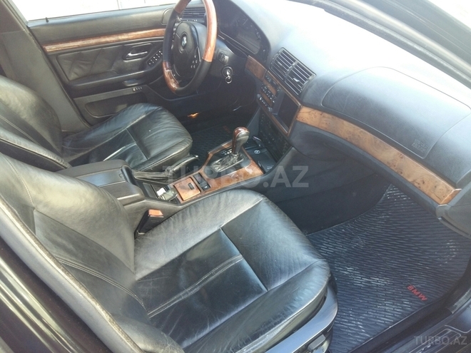 BMW 525 2000, 210,000 km - 2.5 л - Sumqayıt