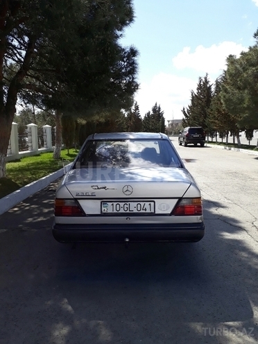 Mercedes E 230 1986, 441,000 km - 2.3 л - Bakı