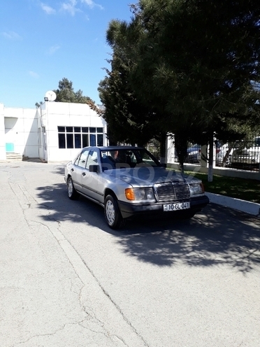 Mercedes E 230 1986, 441,000 km - 2.3 л - Bakı