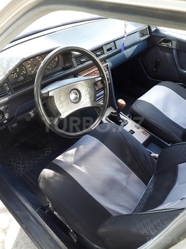Mercedes E 230 1986, 441,000 km - 2.3 л - Bakı