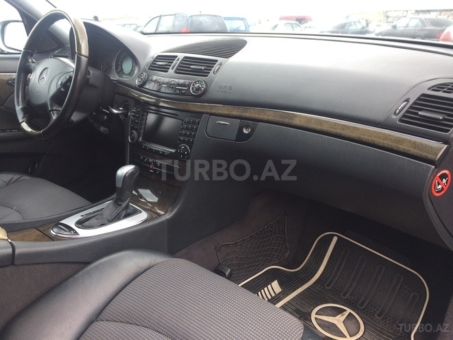 Mercedes E 240 2002, 226,100 km - 2.4 l - Sumqayıt