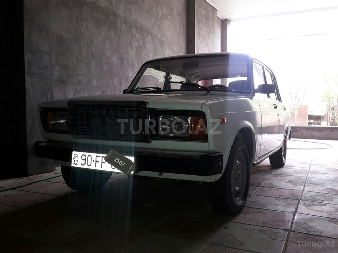 LADA (VAZ) 2107 2009, 144,000 km - 1.6 л - Gəncə