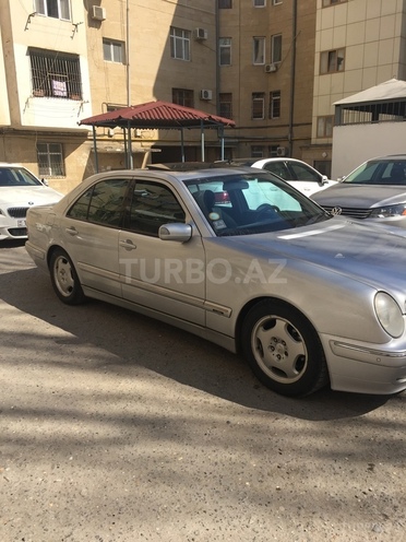 Mercedes E 270 2000, 217,000 km - 2.7 l - Bakı