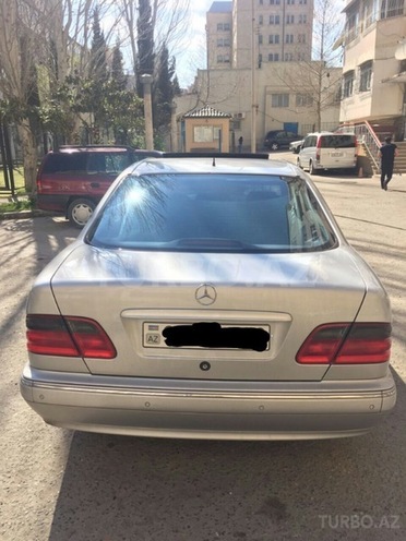 Mercedes E 270 2000, 217,000 km - 2.7 l - Bakı