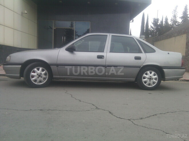 Opel Vectra 1994, 430,000 km - 2.0 l - Zaqatala