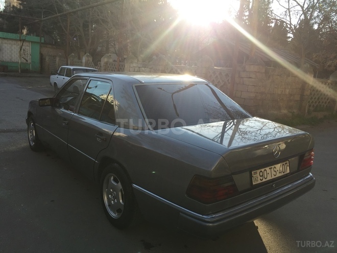 Mercedes E 250 1992, 1,987,676 km - 2.5 l - Bakı