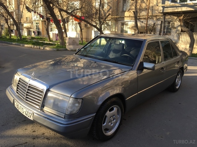 Mercedes E 250 1992, 1,987,676 km - 2.5 l - Bakı