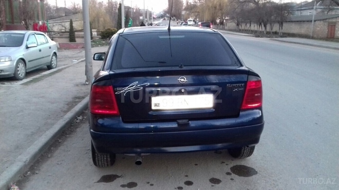 Opel Astra 1999, 300,000 km - 1.6 л - Quba