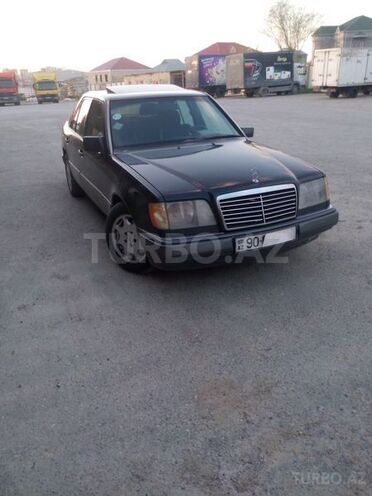 Mercedes E 220 1994, 295,000 km - 2.2 l - Bakı