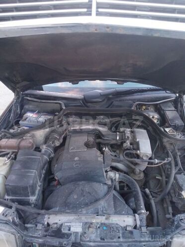 Mercedes E 220 1994, 295,000 km - 2.2 l - Bakı