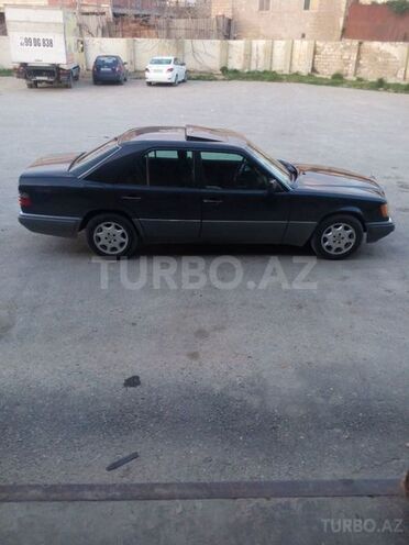 Mercedes E 220 1994, 295,000 km - 2.2 l - Bakı