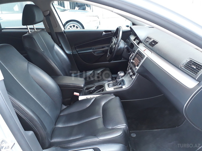 Volkswagen Passat 2009, 180,000 km - 2.0 l - Bakı