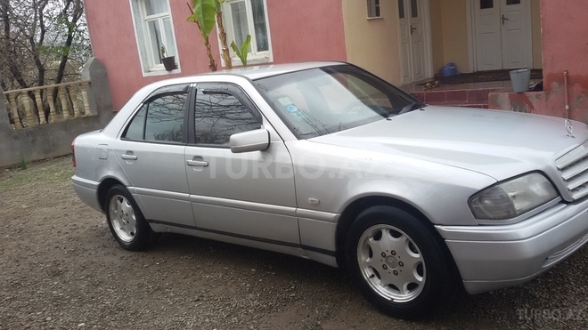 Mercedes C 180 1994, 235,000 km - 1.8 l - Qazax