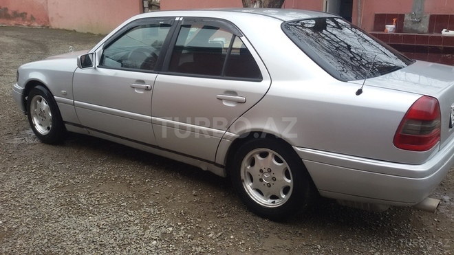 Mercedes C 180 1994, 235,000 km - 1.8 l - Qazax