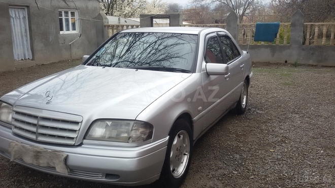 Mercedes C 180 1994, 235,000 km - 1.8 l - Qazax