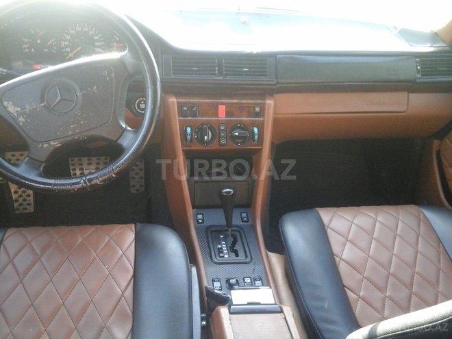 Mercedes E 220 1995, 350,000 km - 2.2 l - Bakı