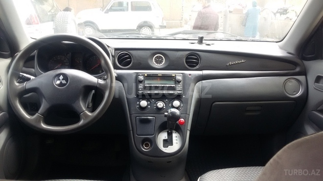 Mitsubishi Airtrek 2002, 174,000 km - 2.4 л - Bakı