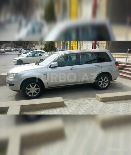 Mitsubishi Airtrek 2002, 174,000 km - 2.4 л - Bakı