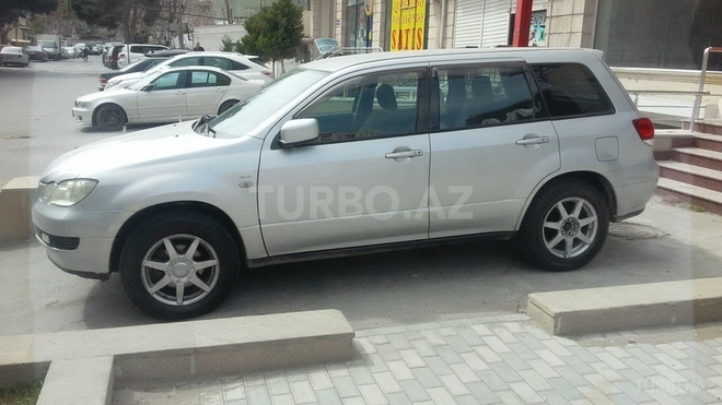 Mitsubishi Airtrek 2002, 174,000 km - 2.4 л - Bakı
