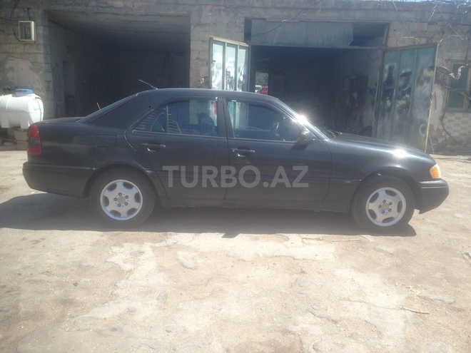 Mercedes C 220 1995, 284,000 km - 2.2 l - Bakı