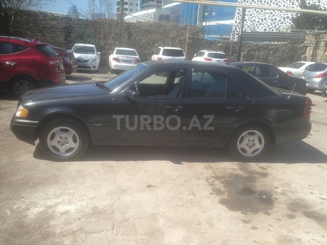 Mercedes C 220 1995, 284,000 km - 2.2 l - Bakı