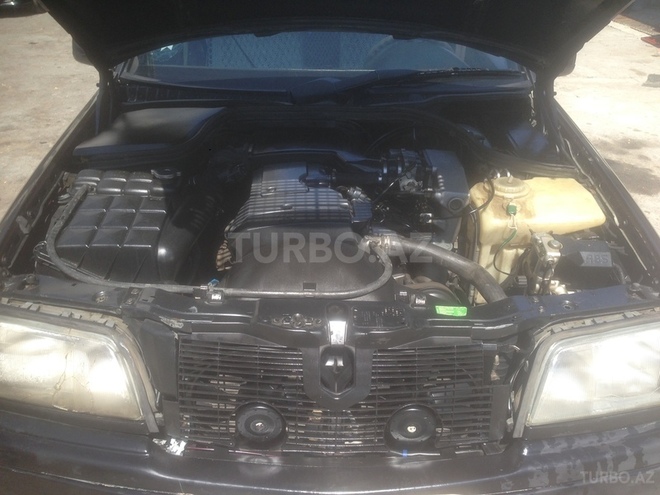 Mercedes C 220 1995, 284,000 km - 2.2 l - Bakı