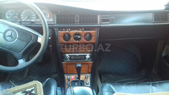 Mercedes 190 1993, 35,000 km - 2.0 l - Bakı