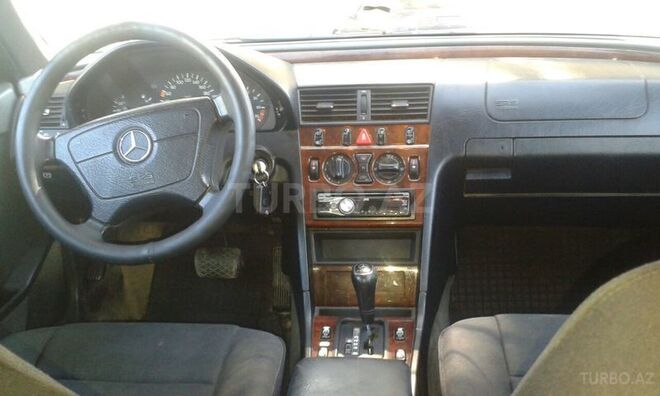 Mercedes C 200 1996, 270,000 km - 2.0 л - Sumqayıt