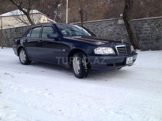 Mercedes C 200 2000, 70,000 km - 2.0 l - Şəki