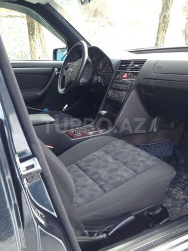 Mercedes C 200 2000, 70,000 km - 2.0 l - Şəki