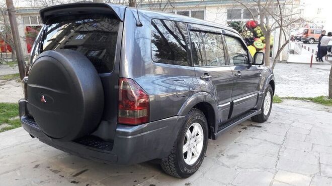 Mitsubishi Pajero 2005, 231,100 km - 3.0 л - Bakı