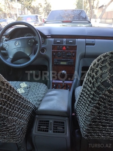 Mercedes E 240 2000, 256,000 km - 2.6 l - Kürdəmir