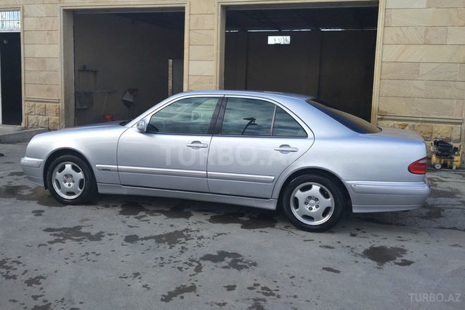 Mercedes E 240 2000, 256,000 km - 2.6 l - Kürdəmir