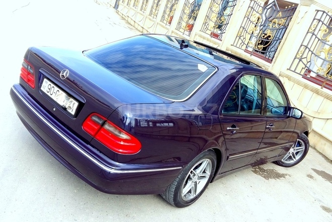 Mercedes E 270 2000, 180,000 km - 2.7 l - Bakı