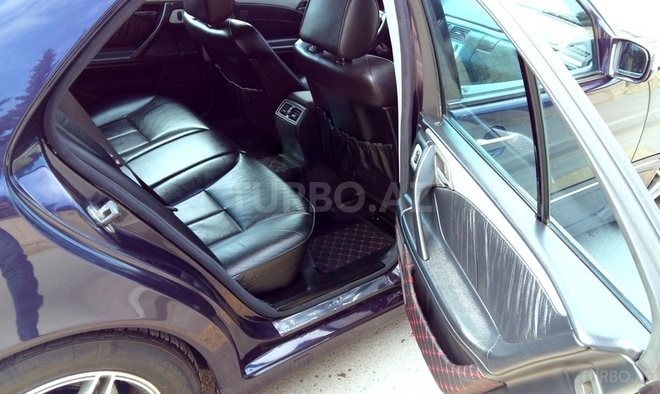 Mercedes E 270 2000, 180,000 km - 2.7 l - Bakı