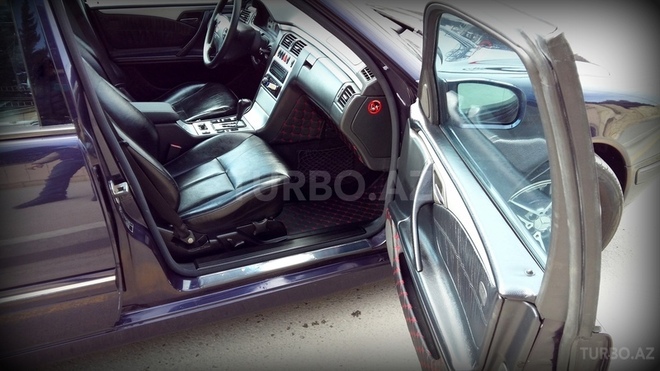 Mercedes E 270 2000, 180,000 km - 2.7 l - Bakı