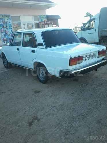 LADA (VAZ) 2107 2009, 98,000 km - 1.6 l - Salyan