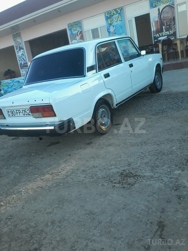 LADA (VAZ) 2107 2009, 98,000 km - 1.6 l - Salyan