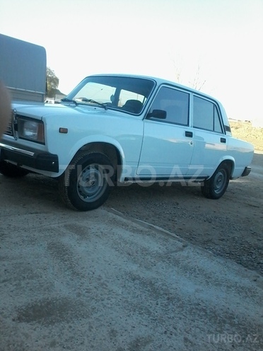 LADA (VAZ) 2107 2009, 98,000 km - 1.6 l - Salyan