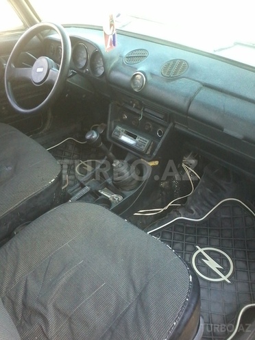 LADA (VAZ) 2106 1983, 320,000 km - 1.3 l - Salyan