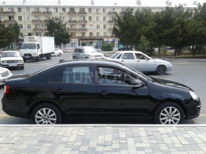 Volkswagen Jetta 2010, 90,000 km - 1.6 л - Bakı